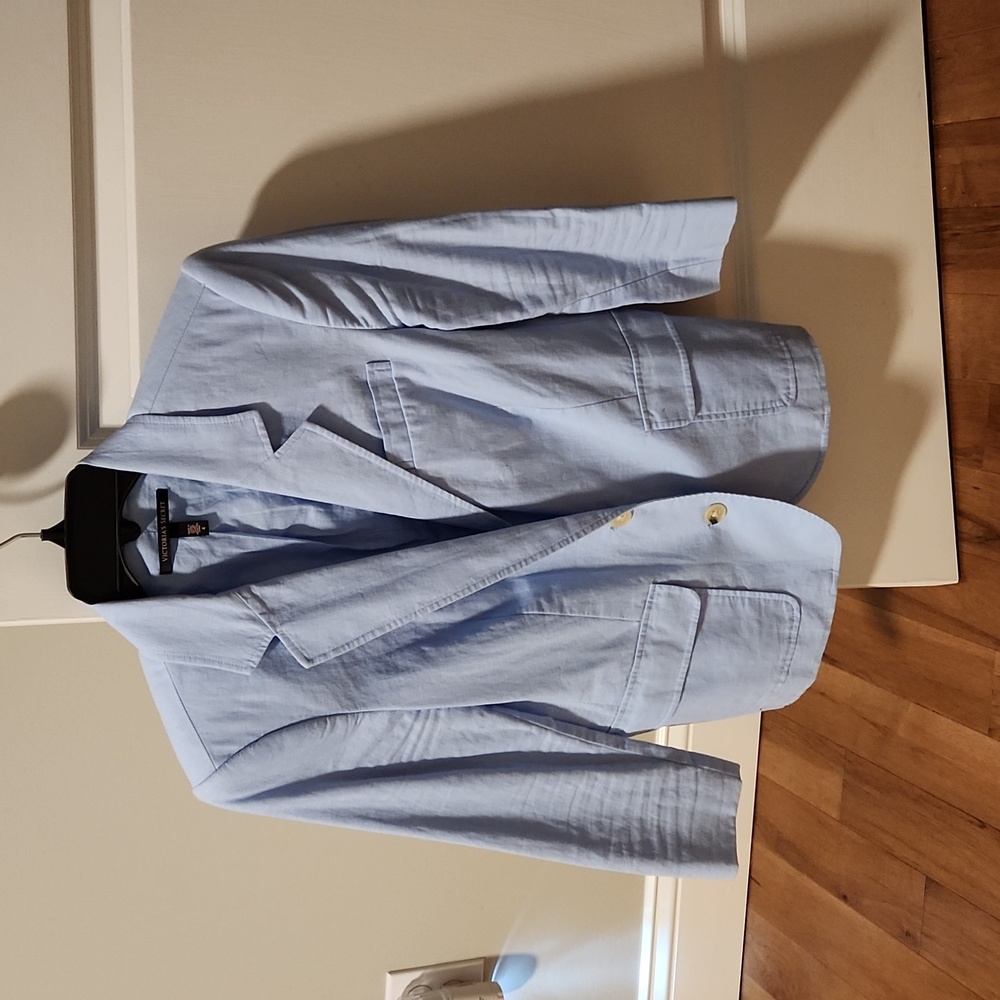 Women's Cropped Blazer; Victoria's Secret; 3/4 Sleeves; Size 4; Good Condition